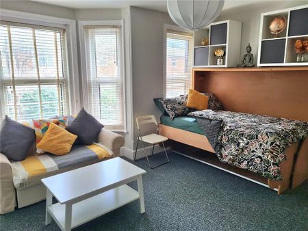 Studio to rent - Photo 2