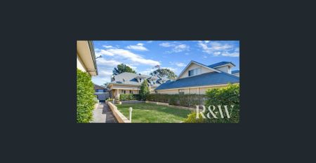 MODERN LIVING - Photo 3