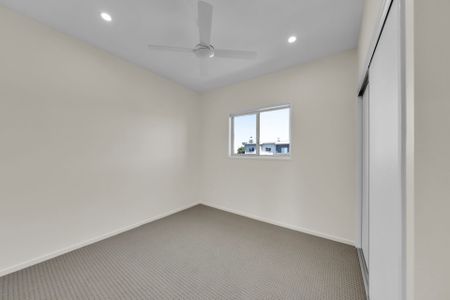 Modern Living in the Hearth of Mango Hill - Photo 3