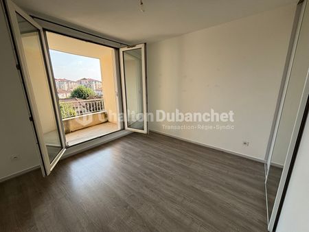 Location Appartement 4 pièces 87m² - Photo 3