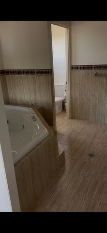 Female Accommodation @Molendinar - Photo 4