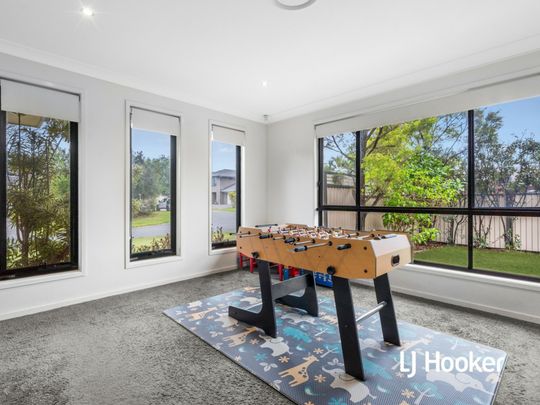 27 Pressland Street, Carseldine QLD, Belconnen - Photo 1