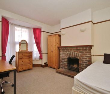 4 bedroom semi-detached house to rent - Photo 5