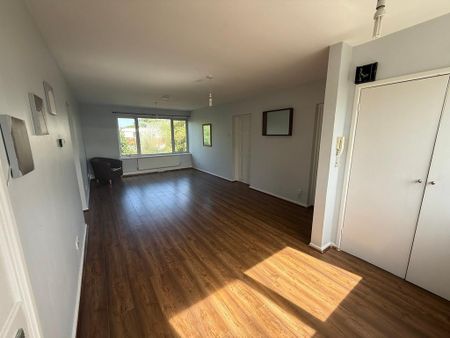 3 bedroom flat to rent - Photo 2