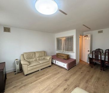 Holden Avenue, Kingsbury, NW9 - Photo 2