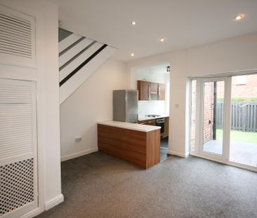 2 bedroom terraced house to rent - Photo 4