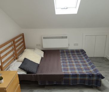 1 Bed Flat, Cresswell Road, SE25 - Photo 3