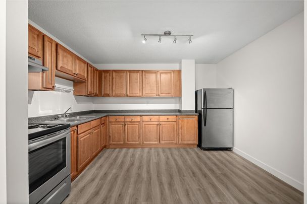 105 26 Avenue SW, Calgary - Photo 1