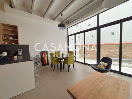 Spacious and modern 3-Bedroom Duplex with Terrace, Garage & Cozy Patios in El Clot - Photo 3