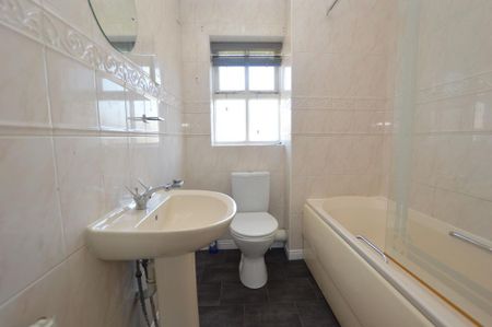 2 bedroom semi-detached house to rent - Photo 5