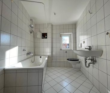 Sonnige Dachgeschoßwohnung mit Erker in zentraler Lage - Foto 3