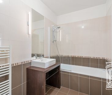 Location Appartement 2 pièces 45m² STE FOY LES LYON 69110 - Photo 4