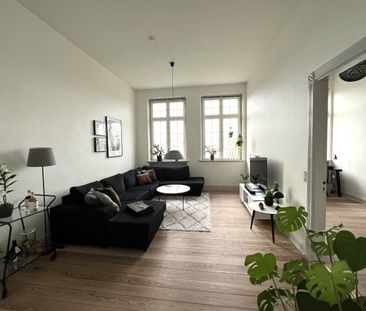 HØJT TIL LOFTET OG GOD PLADS. - Foto 4