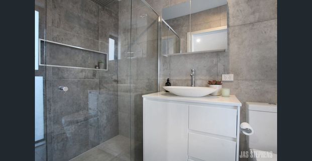 Tranquil home in sought-after Yarraville location - Photo 1