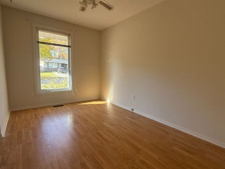 For Lease - 2098 Fillmore Crescent, Beacon Hill North - South and Area, Ontario - Photo 5