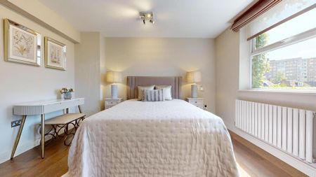 3 bedroom flat to rent - Photo 2