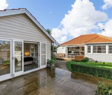 Charming 4BR Home in One Tree Hill - Photo 2