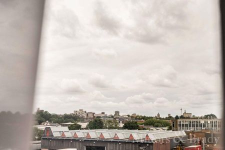 2 bedroom flat to rent - Photo 5