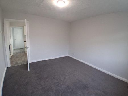 2 bedroom semi-detached house to rent - Photo 4