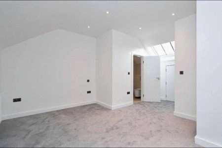 4 bedroom terraced house to rent - Photo 3