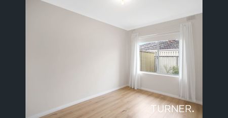 Beautiful 2 Bedroom Unit - Photo 5