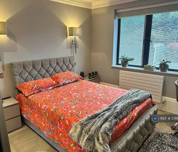 1 bedroom in a flat share to rent - Photo 4