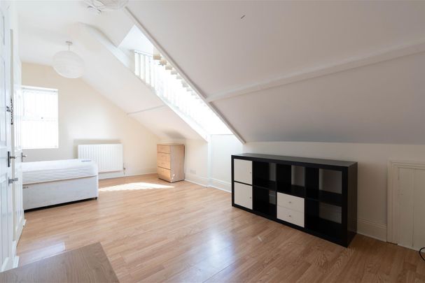 5 bed maisonette to rent in Chillingham Road, Heaton, NE6 - Photo 1