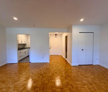 For Lease - 30 Upper Canada Drive Unit# 111, Toronto, Ontario - Photo 3