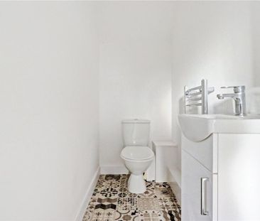 2 bedroom semi-detached house to rent - Photo 4