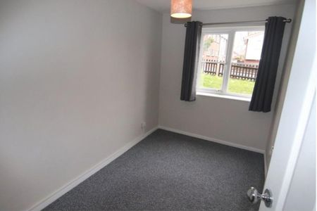 2 bedroom ground floor maisonette to rent - Photo 3