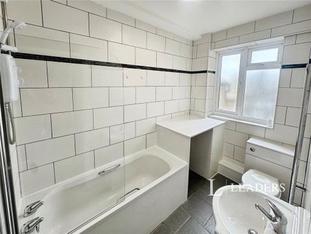 2 bedroom flat to rent - Photo 5