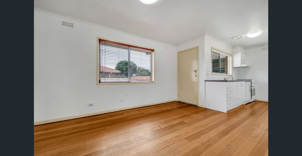 Cosy Family Home With A Large Backyard - Photo 1