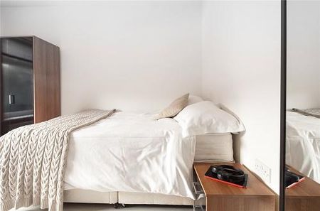 4 bedroom terraced house to rent - Photo 5