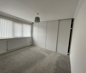 Broadhaven, Cardiff - Photo 4