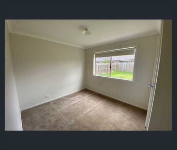 7 Light Fingers Street, Kurunjang, Vic 3337 - Photo 1