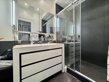 Superbe appartement proche de l'Eglise Russe - Photo 4