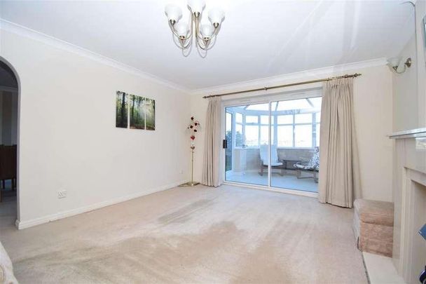 Cliffe Crest, Horbury, WF4 - Photo 1