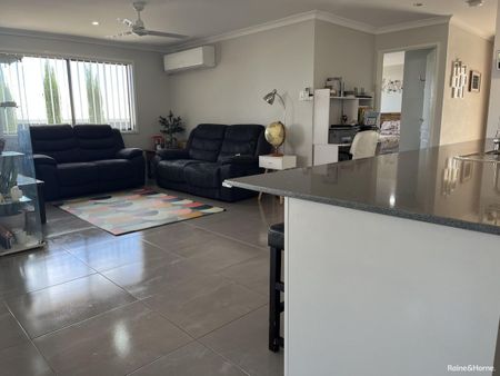 Modern Comfort in Prestigious Highview Estate - Photo 2