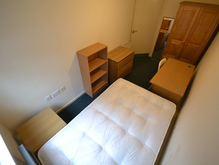 Radford Road Room 4 - Photo 2