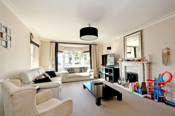 24 Northcote Avenue, AB15 7TN, Aberdeen - Photo 1