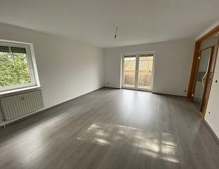 Moderne 3-Zimmer-Wohnung mit Balkon in gepflegtem Mehrparteienhaus zu vermieten - Foto 1