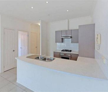 Spacious 2-Bedroom Home with Ducted A/C, Solar, Reasonable Backyard... - Photo 3