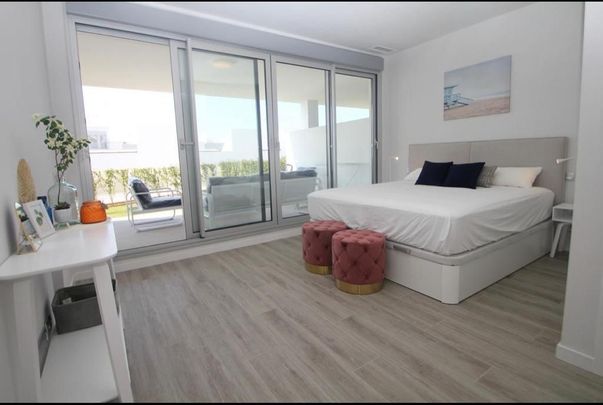 Planta baja de alquiler en Sup-e9 Norte Cancelada, 4, Cancelada - Photo 1