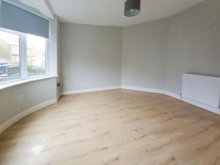 3 bedroom end of terrace house to rent - Photo 2
