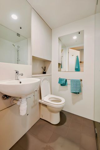 6 Bedroom Apartment - Photo 5