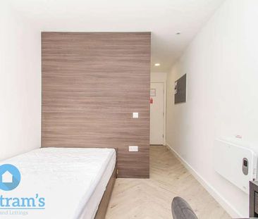 Professional Ensuite Rooms Inc Bills, Beeston, NG9 - Photo 1