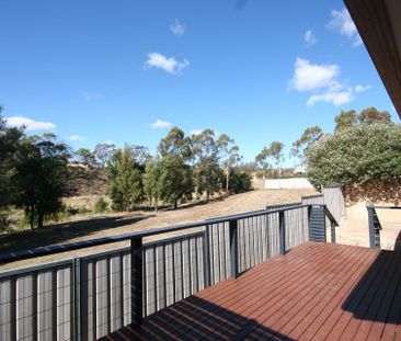 Charming 2-Bedroom Townhouse in Queanbeyan - Photo 3