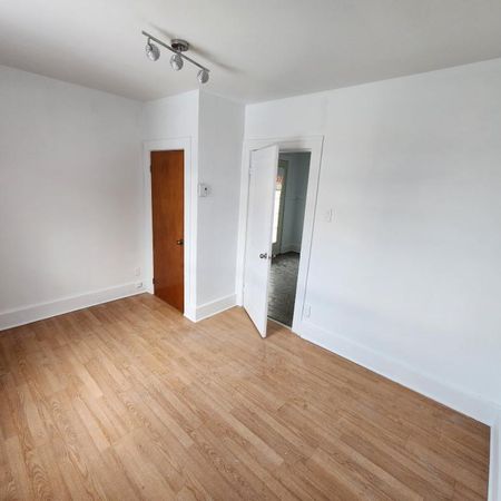 Grand 4 1/2 a louer ville de Granby - Photo 3