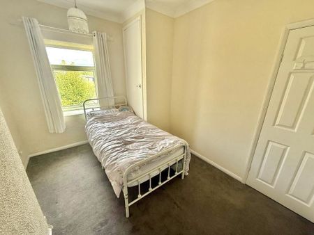 PETERBOROUGH - Photo 4