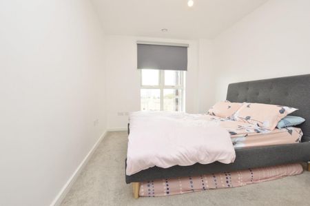 2 bedroom Flat To Let - Photo 5
